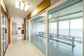 Pohang Pinewave Sea & Spa Pension