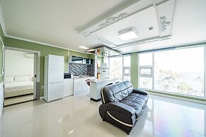 Pohang Pinewave Sea & Spa Pension