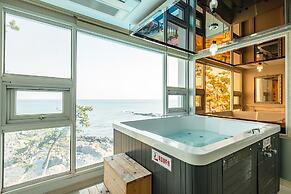 Pohang Pinewave Sea & Spa Pension