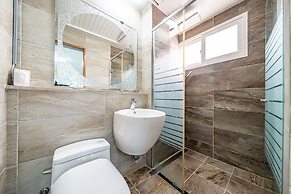 Pohang Pinewave Sea & Spa Pension