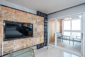 Pohang Pinewave Sea & Spa Pension