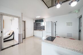 Pohang Pinewave Sea & Spa Pension