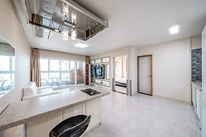 Pohang Pinewave Sea & Spa Pension