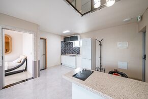 Pohang Pinewave Sea & Spa Pension