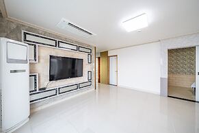 Pohang Pinewave Sea & Spa Pension