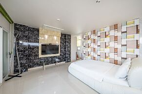 Pohang Pinewave Sea & Spa Pension