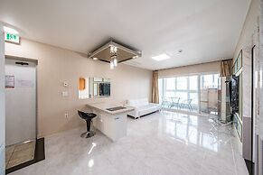 Pohang Pinewave Sea & Spa Pension