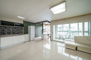 Pohang Pinewave Sea & Spa Pension