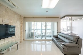 Pohang Pinewave Sea & Spa Pension