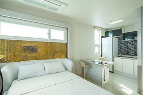 Pohang Pinewave Sea & Spa Pension