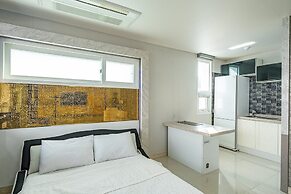 Pohang Pinewave Sea & Spa Pension