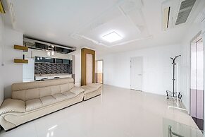 Pohang Pinewave Sea & Spa Pension