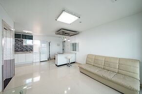 Pohang Pinewave Sea & Spa Pension