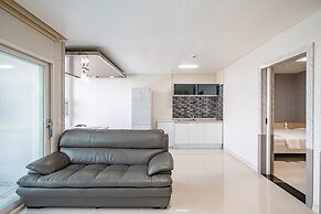 Pohang Pinewave Sea & Spa Pension