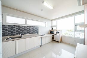 Pohang Pinewave Sea & Spa Pension