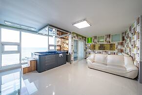 Pohang Pinewave Sea & Spa Pension