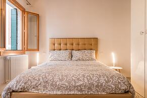 Gold Venetian New Style Ca' D'Oro