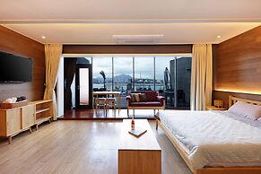 Daylight Lagomar Pension