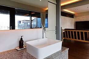 Daylight Lagomar Pension