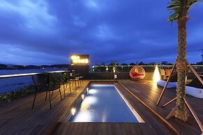 Daylight Lagomar Pension