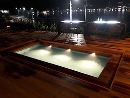 Daylight Lagomar Pension