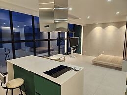 Daylight Lagomar Pension