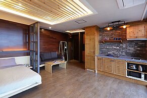 Daylight Lagomar Pension