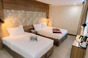 L Meridian Suites