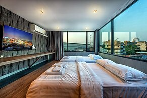 Happy Station Bangkok