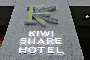 Kiwi Share Hotel - Zhongli Station Branch - Hostel