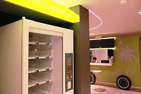 Kiwi Share Hotel - Zhongli Station Branch - Hostel