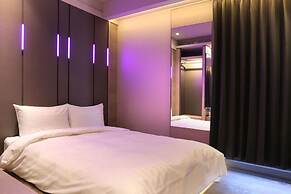 Kiwi Share Hotel - Zhongli Station Branch - Hostel