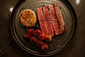 Kozmo Hotel Suites & Spa - Small Luxury Hotels of the World