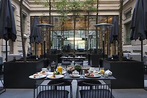 Kozmo Hotel Suites & Spa - Small Luxury Hotels of the World