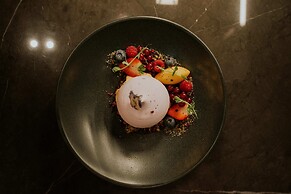 Kozmo Hotel Suites & Spa - Small Luxury Hotels of the World