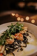 Kozmo Hotel Suites & Spa - Small Luxury Hotels of the World