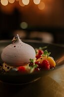 Kozmo Hotel Suites & Spa - Small Luxury Hotels of the World