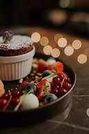 Kozmo Hotel Suites & Spa - Small Luxury Hotels of the World