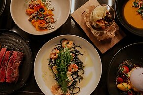 Kozmo Hotel Suites & Spa - Small Luxury Hotels of the World