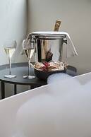 Kozmo Hotel Suites & Spa - Small Luxury Hotels of the World