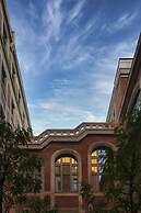 Kozmo Hotel Suites & Spa - Small Luxury Hotels of the World