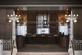 Kozmo Hotel Suites & Spa - Small Luxury Hotels of the World