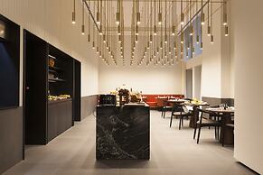 Kozmo Hotel Suites & Spa - Small Luxury Hotels of the World