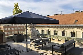 Kozmo Hotel Suites & Spa - Small Luxury Hotels of the World