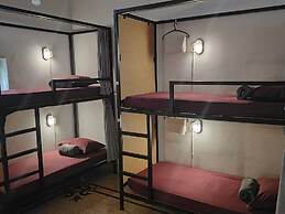 Semeru Hostel Malang - Adults Only