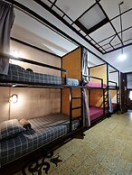 Semeru Hostel Malang - Adults Only