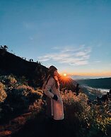 Semeru Hostel Malang - Adults Only