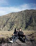 Semeru Hostel Malang - Adults Only