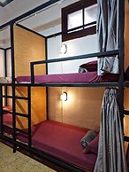 Semeru Hostel Malang - Adults Only