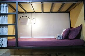 Semeru Hostel Malang - Adults Only